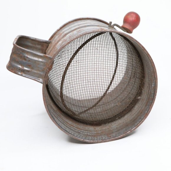 Vintage Bromwell's Metal Flour Sifter 3 Cup Hand Crank Kitchen Tool Rustic Decor - Picture 8 of 11